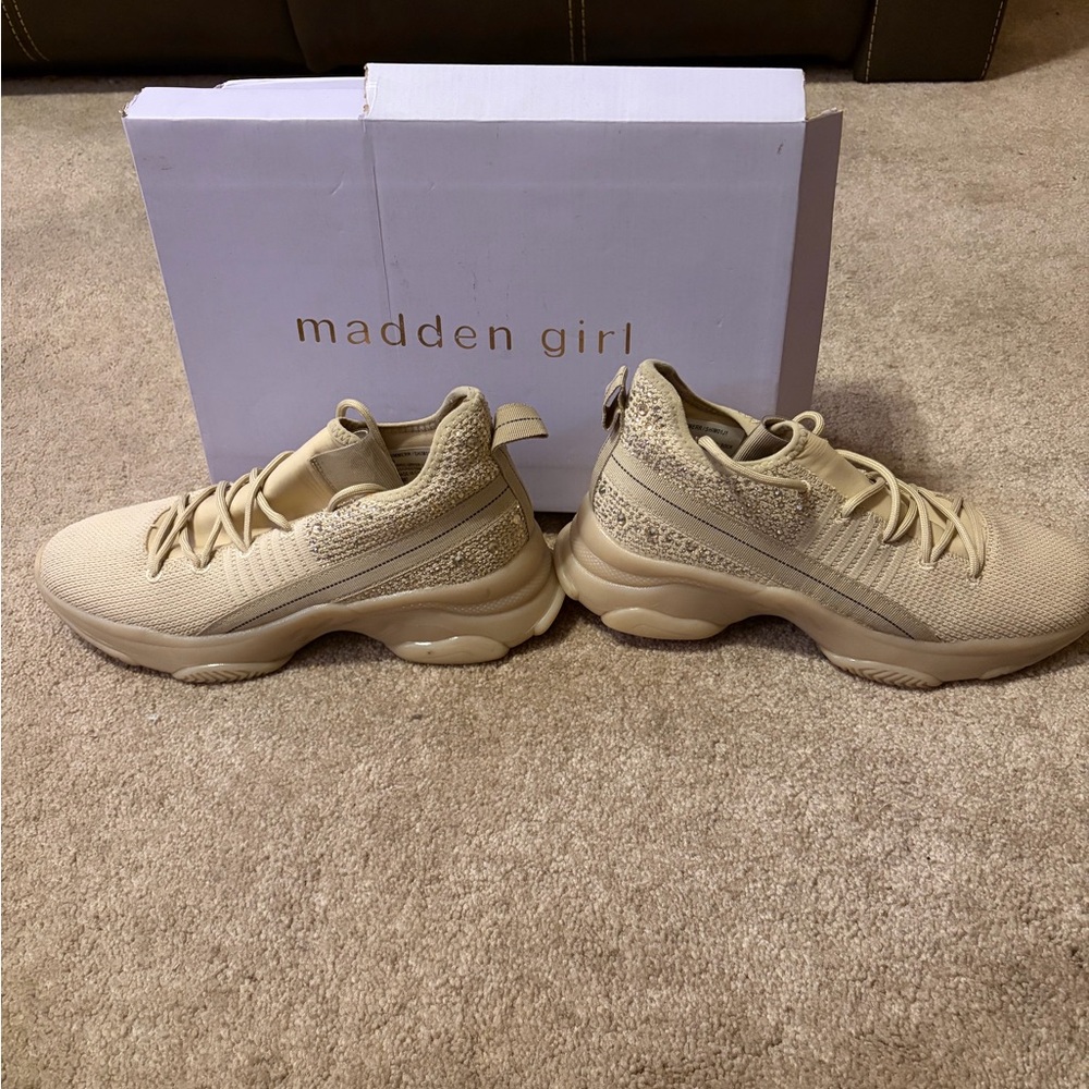 Madden Girl Neutral Knit Platform Sneaker